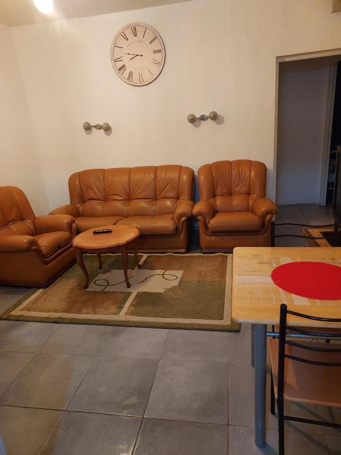 Appartement Meuble Avec Deux Chambres Μουλέν Εξωτερικό φωτογραφία